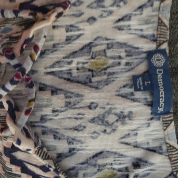 DEMOCRACY Boho Style Top - Picture 6 of 7